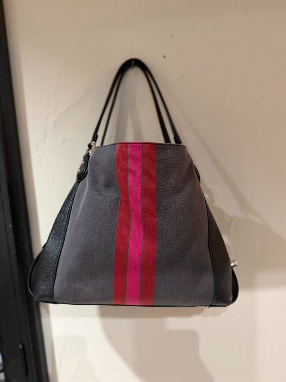 Coach Edie 31 Horse and Carriage Shoulder Bag - Picture 2 of 12